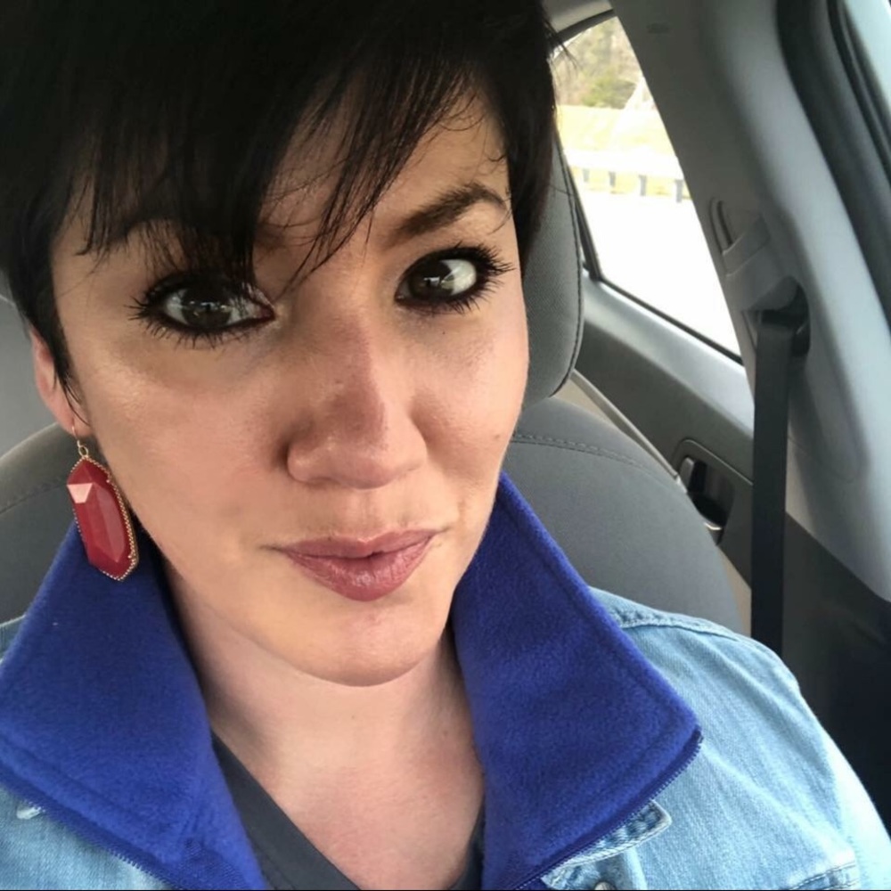 Meet your Posher, Crystal